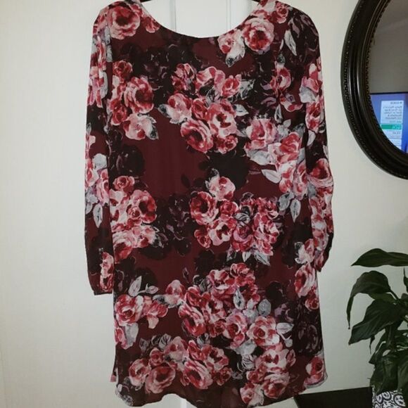 Cupcakes and Cashmere Jimmy Floral Print d… - Picture 5 of 5